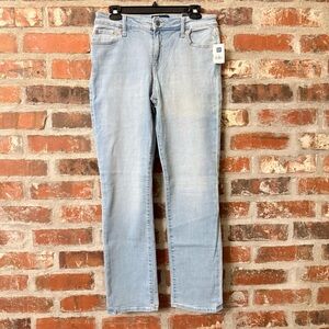 P31 - GAP Women's Straight Leg Jeans in Light Blue